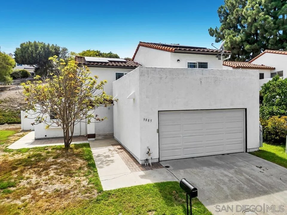 Photo of 9885 Aldergrove Lane