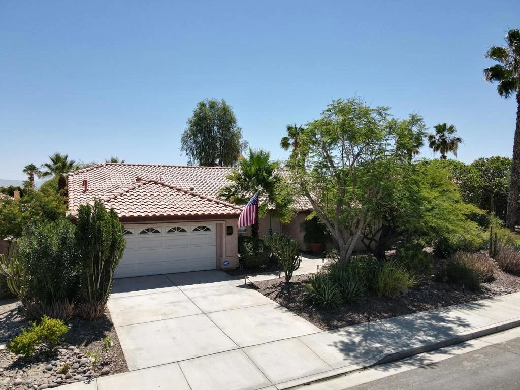 Photo of 43850 Venice Drive