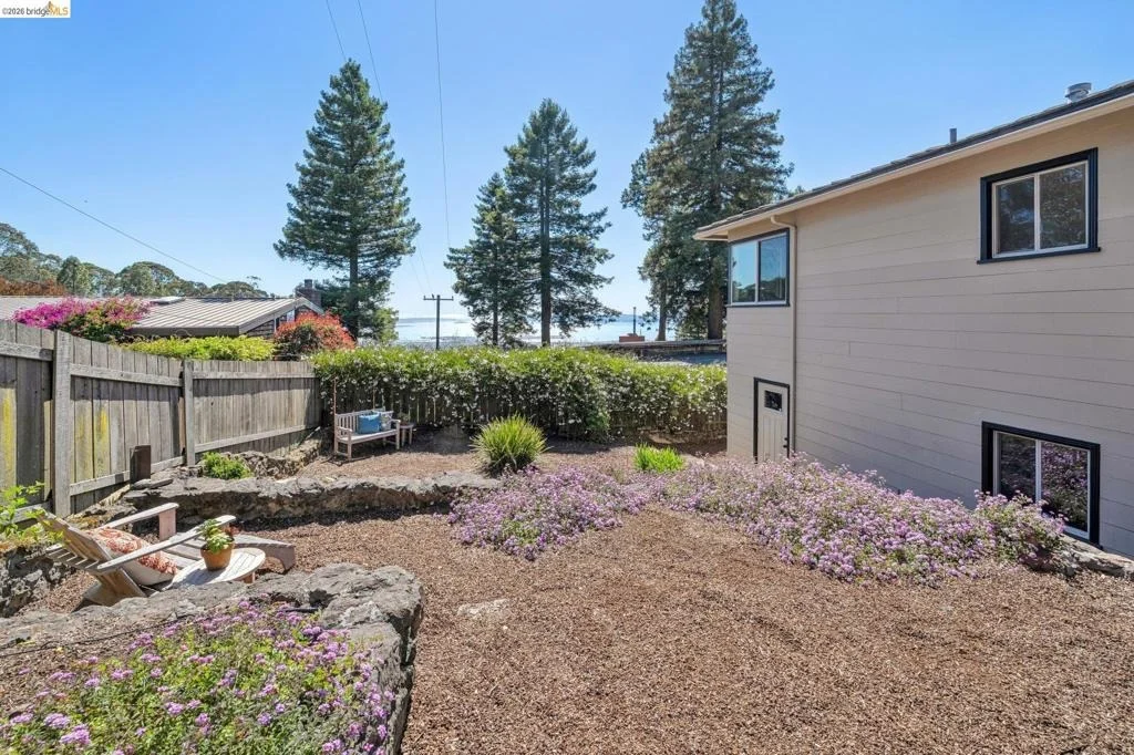 Photo of 98 Fairlawn Dr