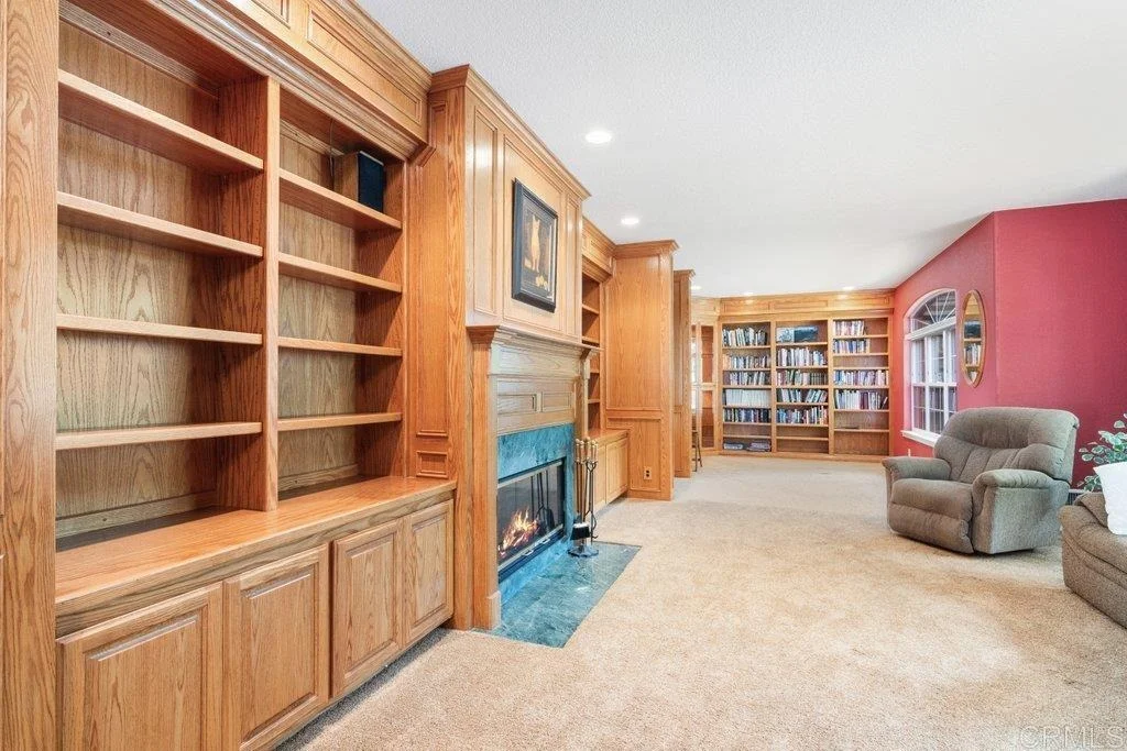 Photo of 4327 Hollyhill Road