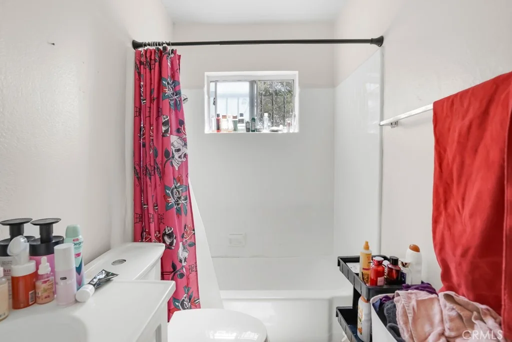 Photo of 116 E Alondra