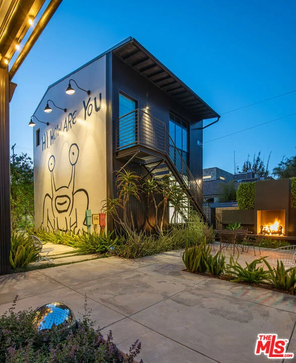 Photo of 813 Palms