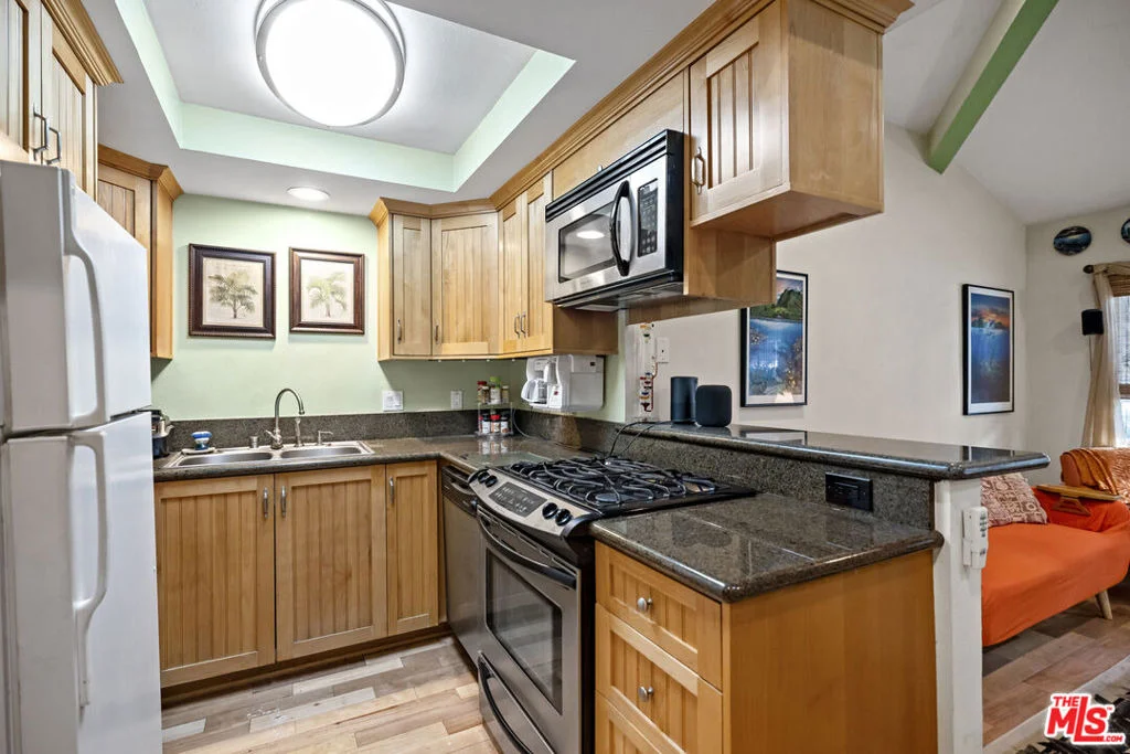 Photo of Unit 6 at 1100 Walnut Avenue