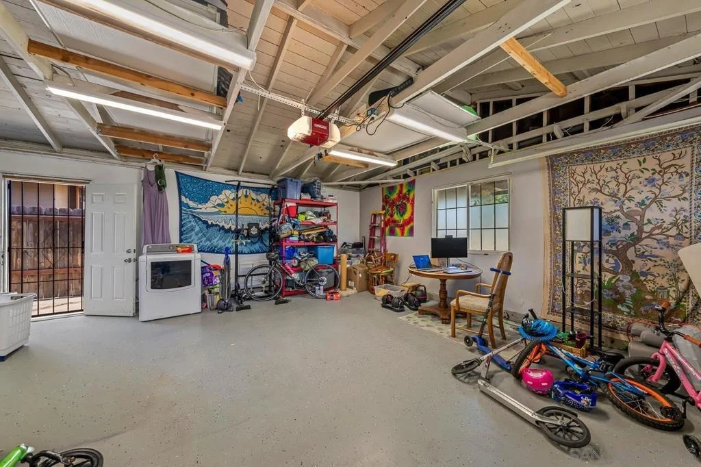 Photo of 819 Brucker