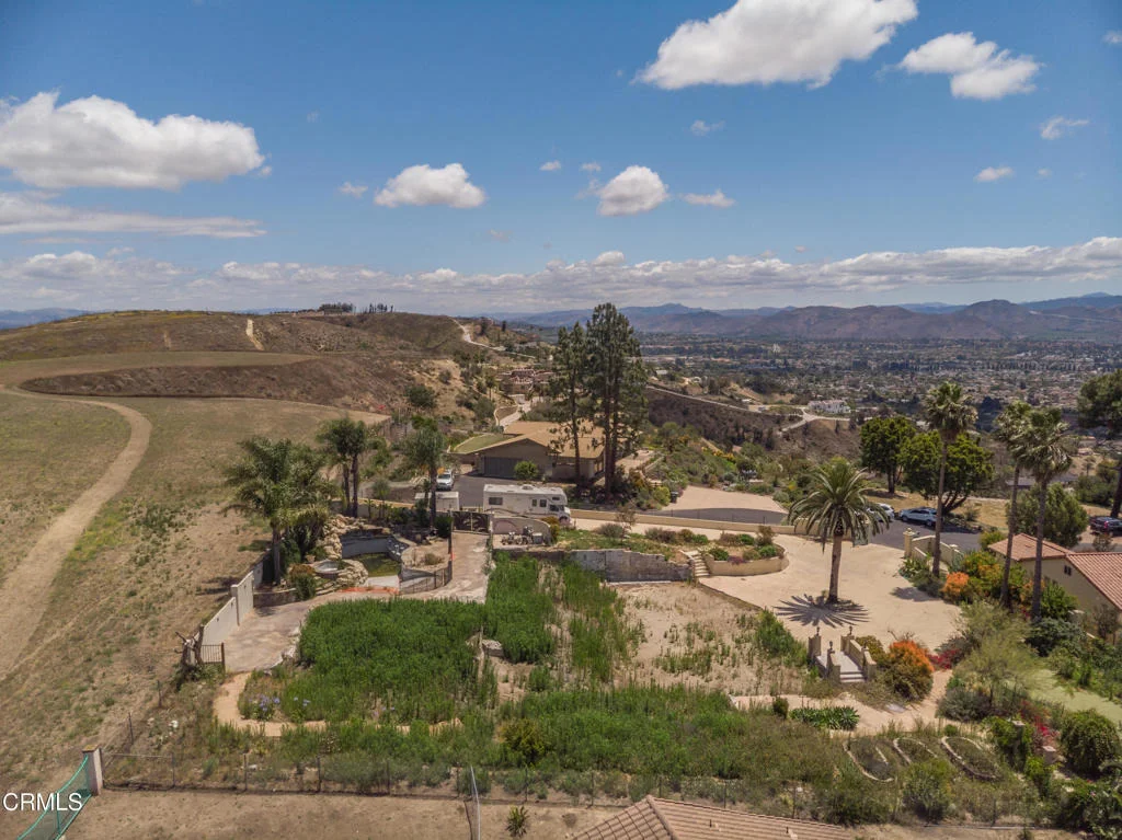 Photo of 833 W Highland Drive