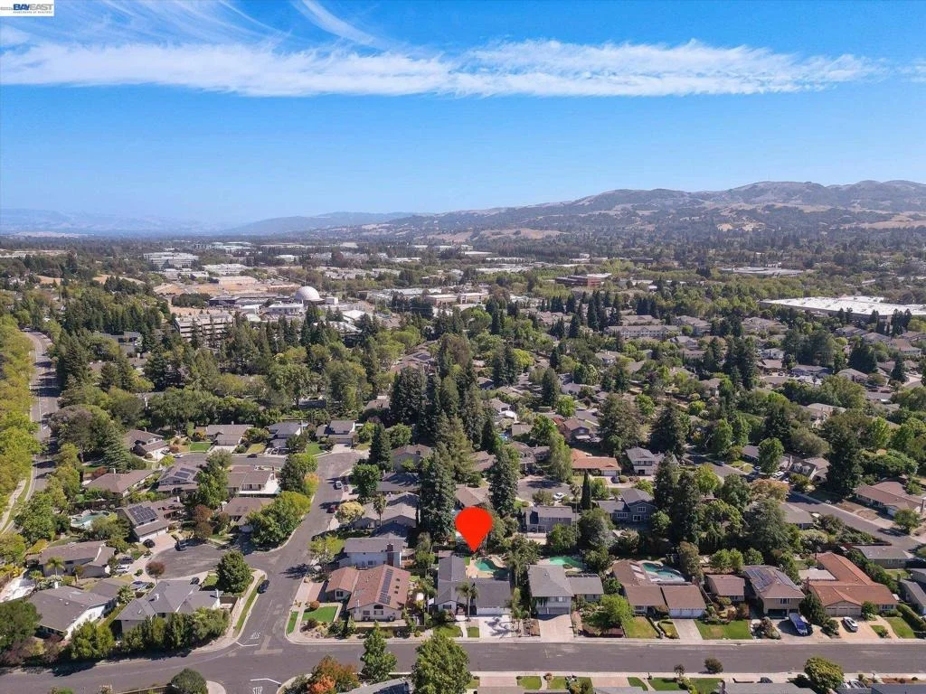 Photo of 3445 Claridge Dr