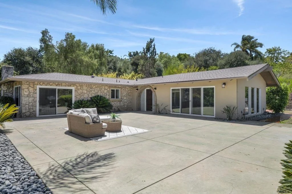 Photo of 3131 Summit Drive