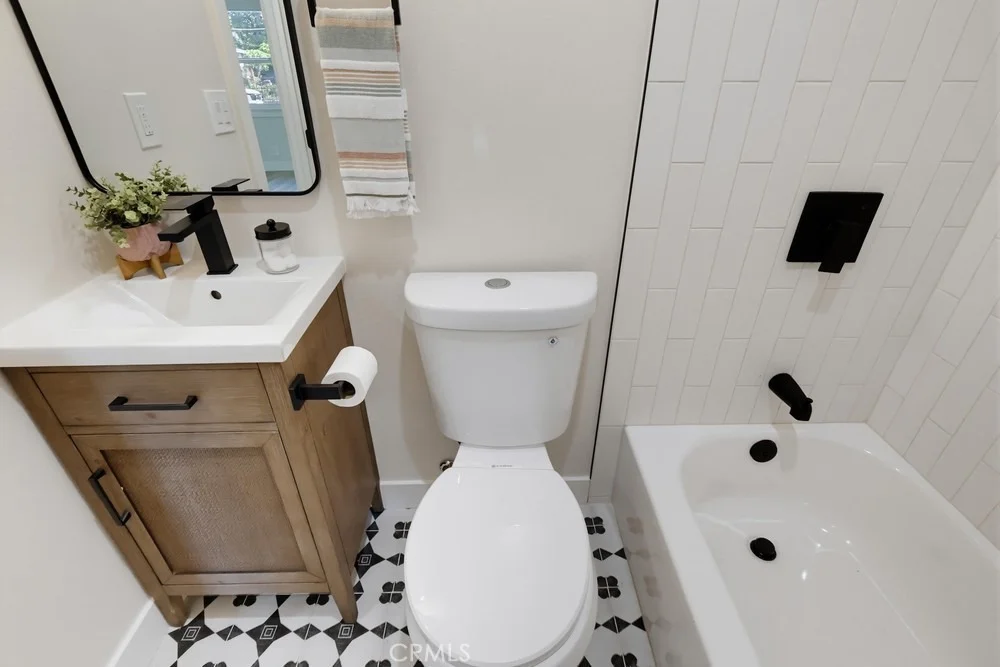 Photo of 5868 Myrtle