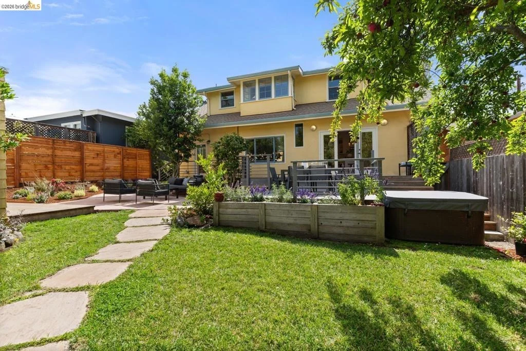 Photo of 1021 Colusa Ave