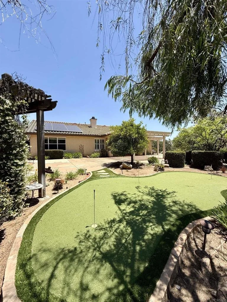 Photo of 2527 Southern Oak Road
