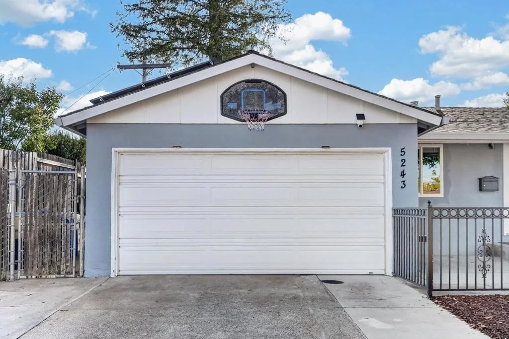 Photo of 5243 Amelia Drive