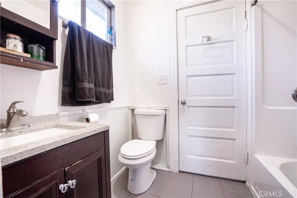 Photo of 730 W 9th