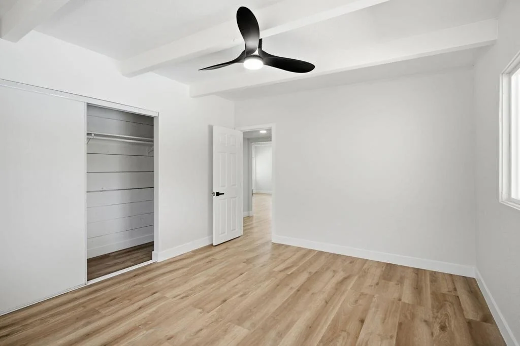 Photo of 43581 Oasis Street