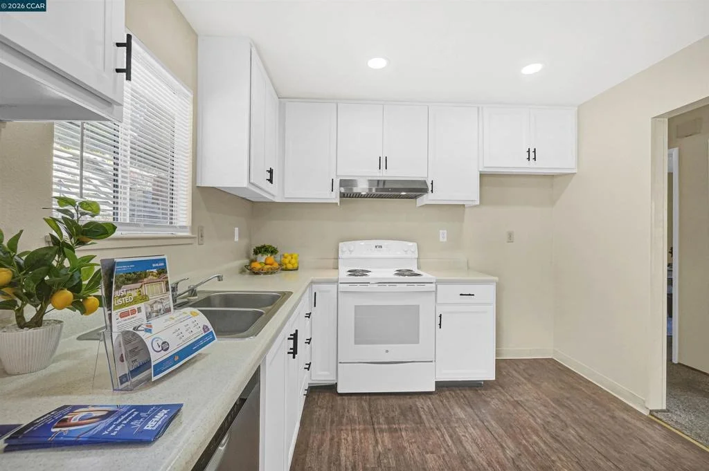 Photo of 2506 Henry Ave