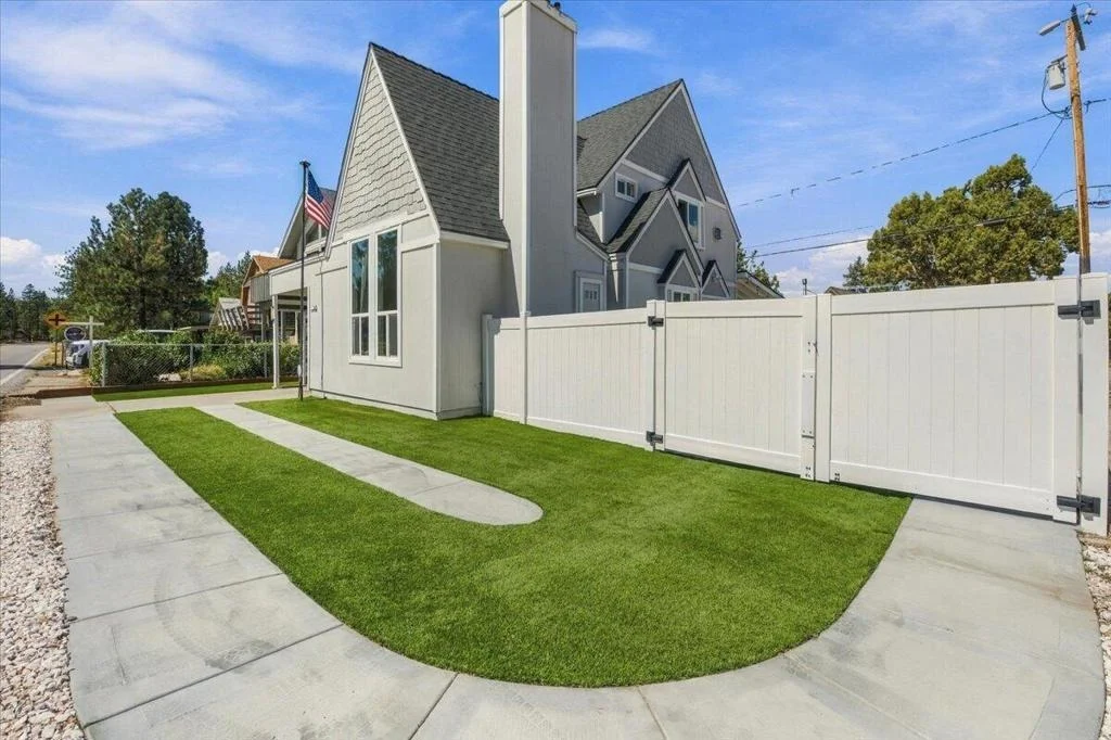 Photo of 2125 State Lane