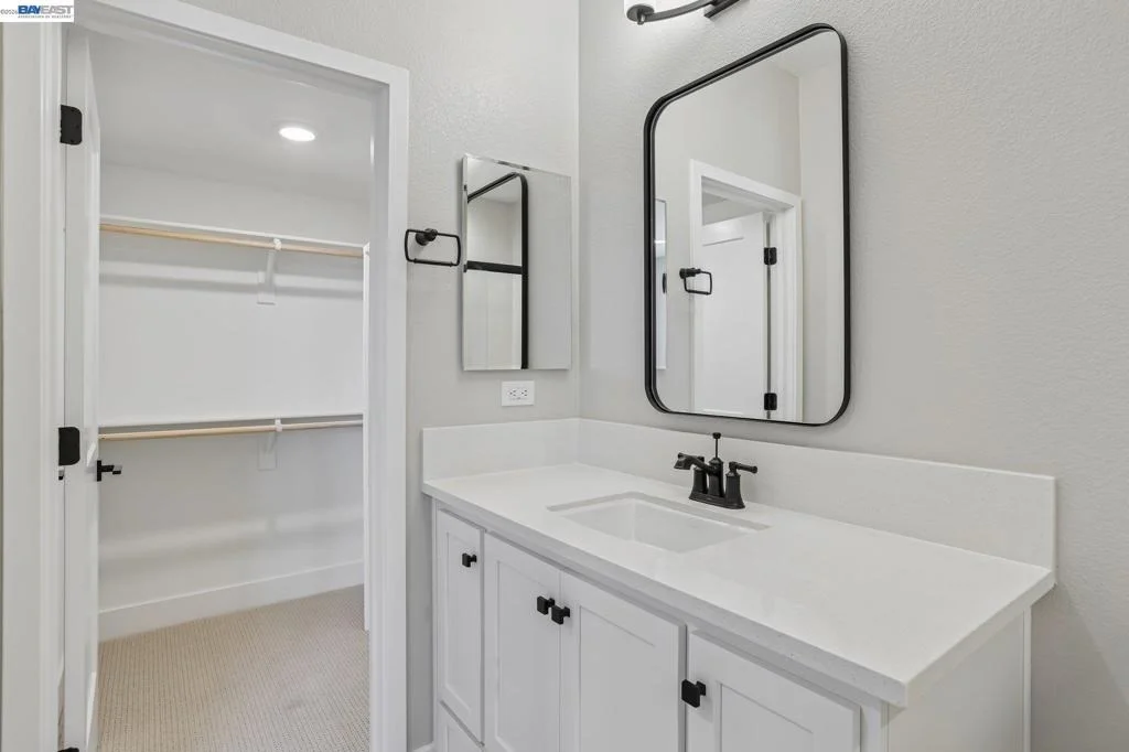 Photo of 421 Trellis Way