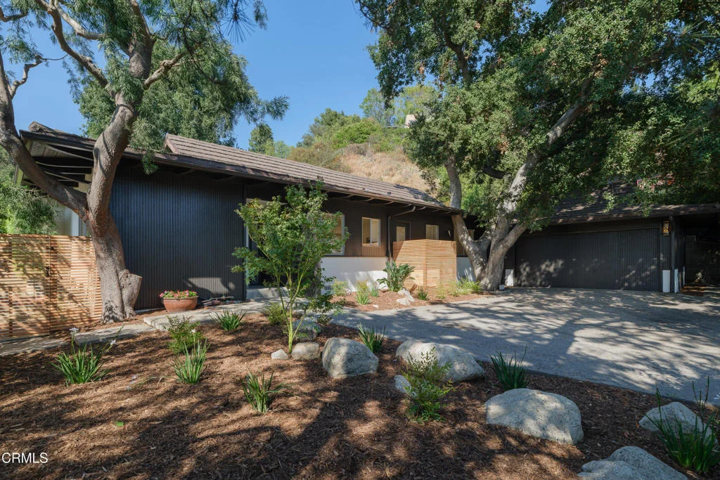 Photo of 3271 New York Drive