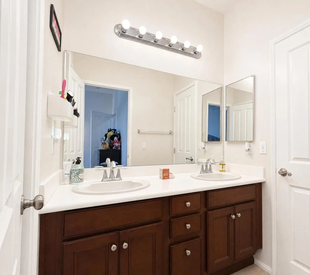 Photo of 73895 Mondrian Place