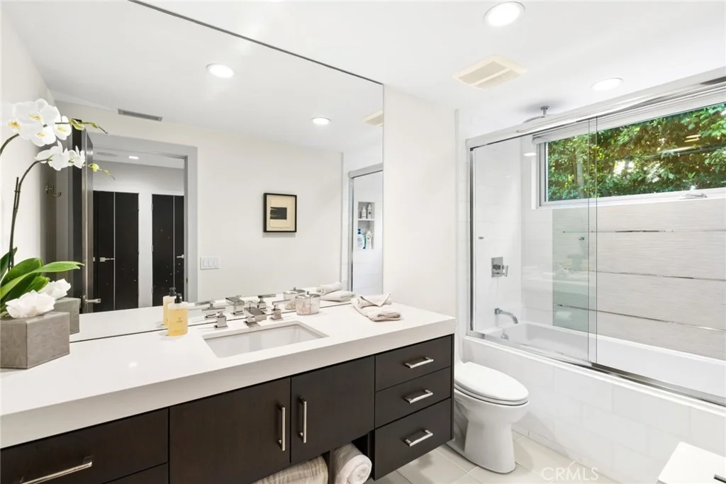 Photo of 820 Emerald Bay