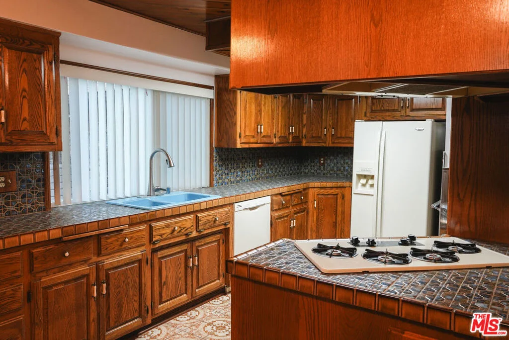 Photo of 42060 Parkmont Drive