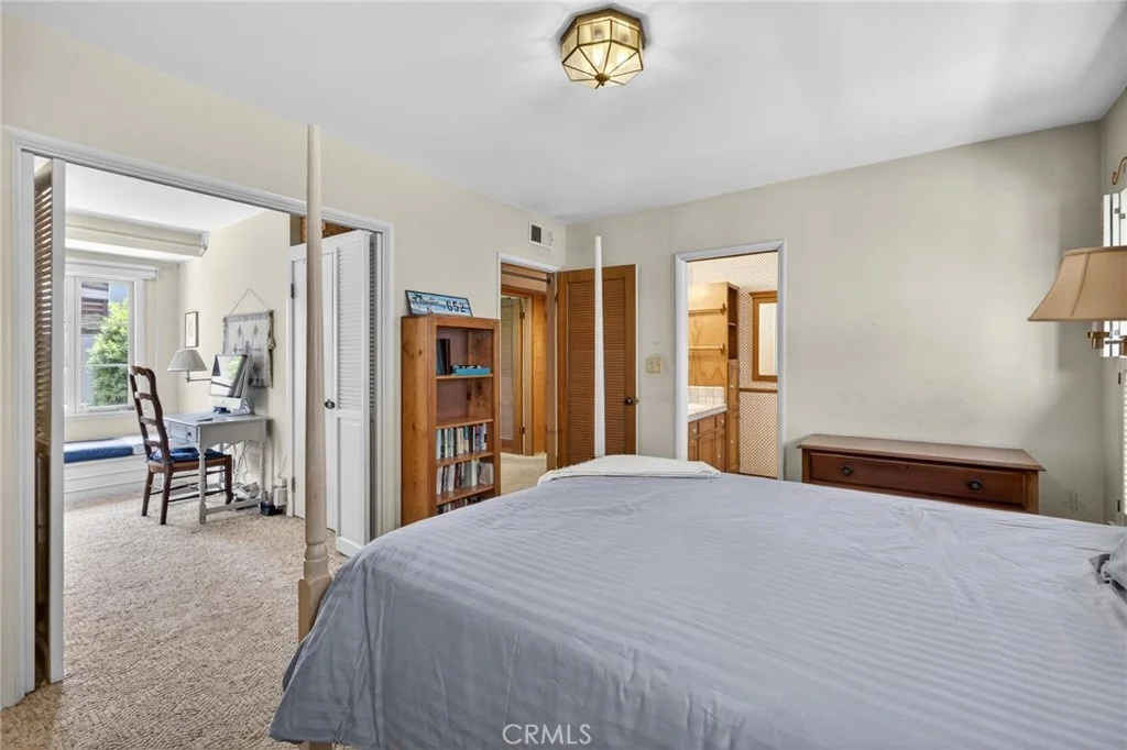 Photo of 652 35th