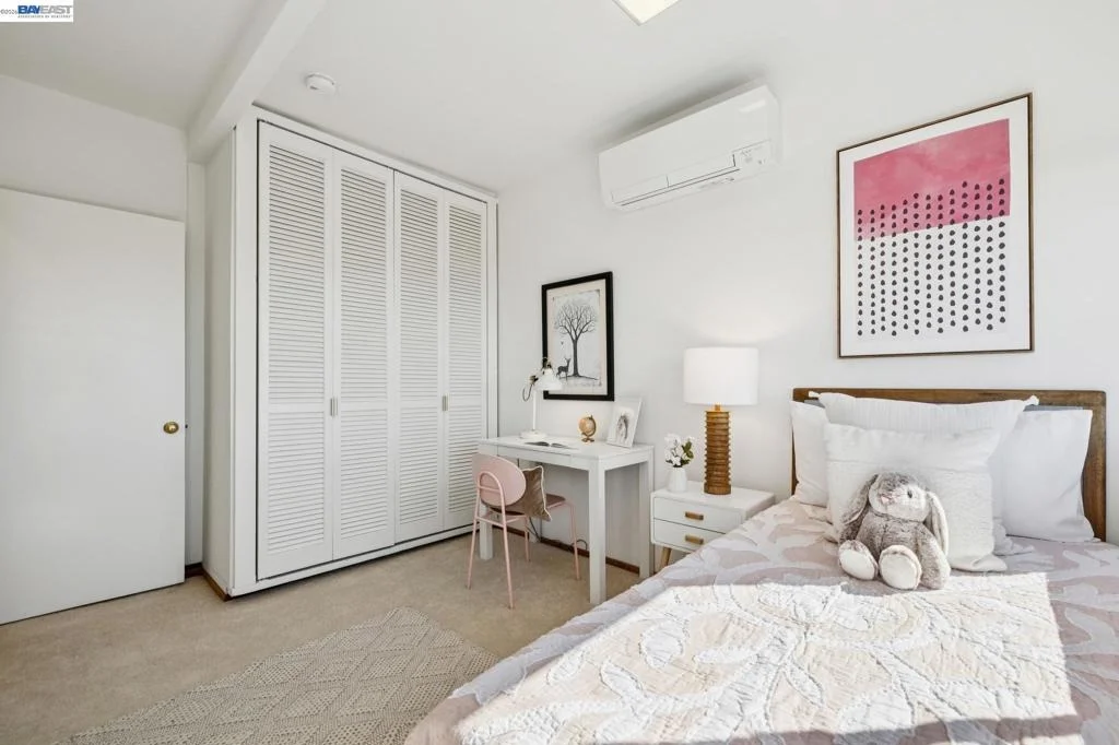 Photo of 1085 STERLING AVE
