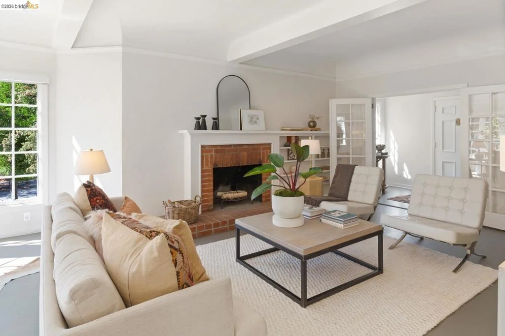 Photo of 2833 Regent St