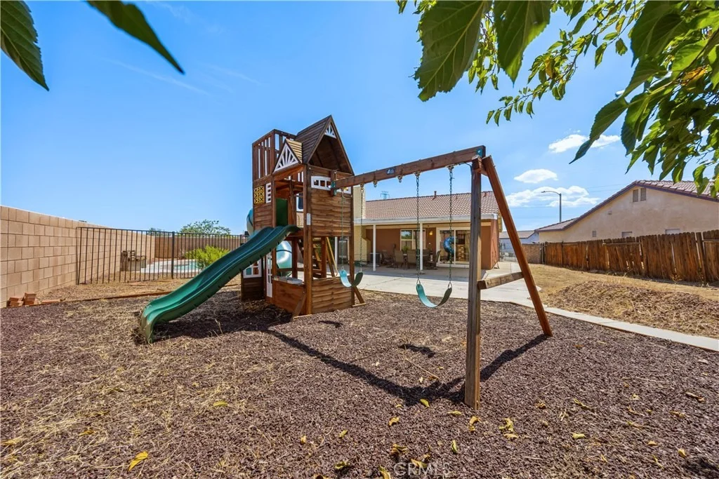 Photo of 10716 Wakefield Street E