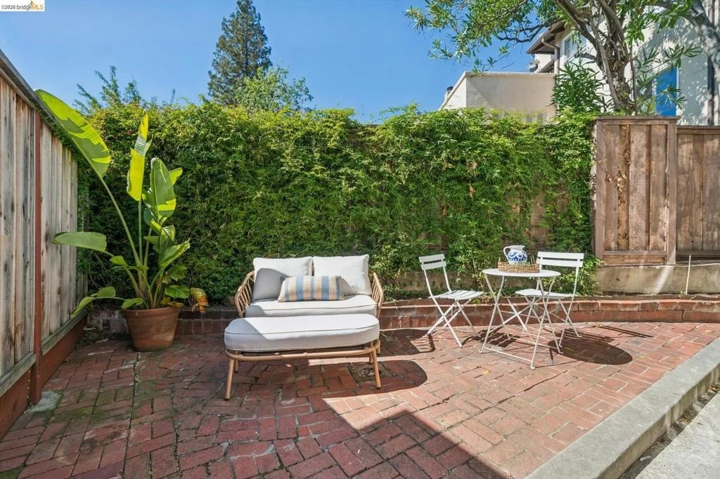 Photo of 6080 Ocean View Drive