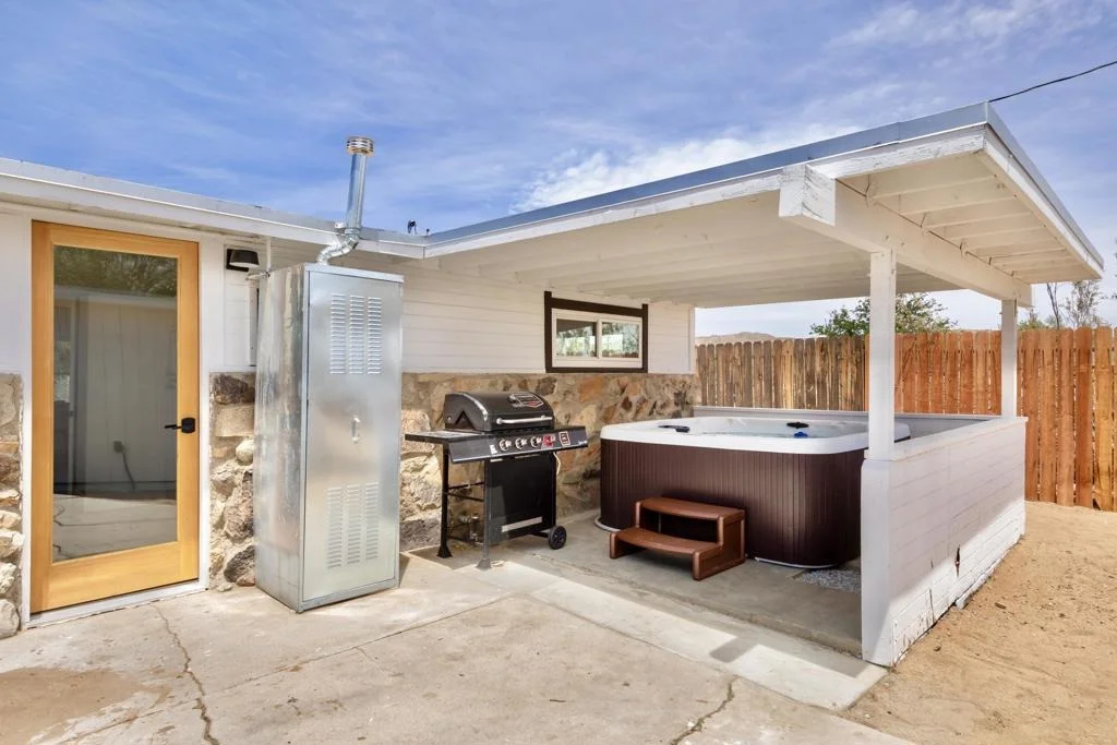 Photo of 6451 Mountain View Street