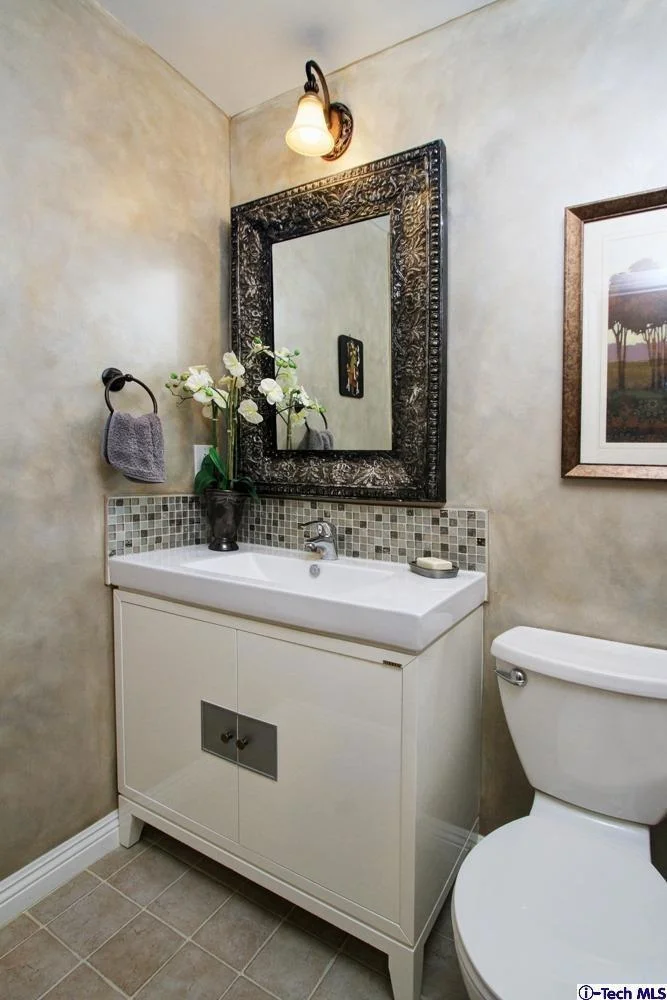Photo of 2463 Ridgeway Road