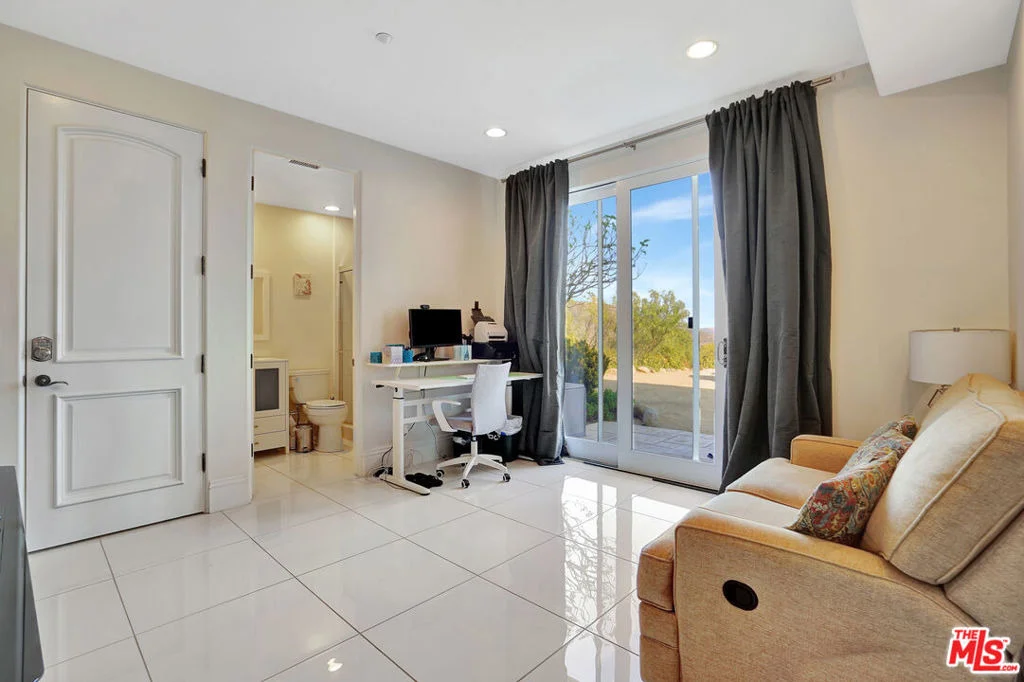 Photo of 27425 Calicut Road