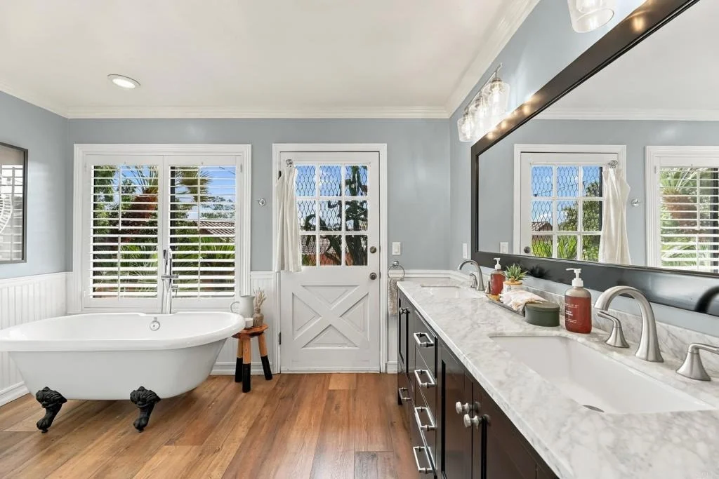 Photo of 919 Valley Dr