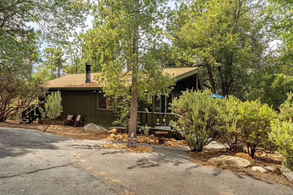 Photo of 25461 Glen Road