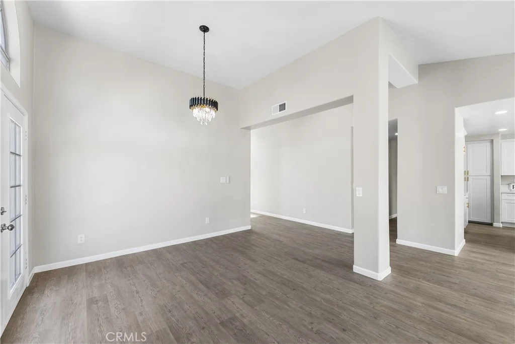 Photo of 40043 Tilbury Drive