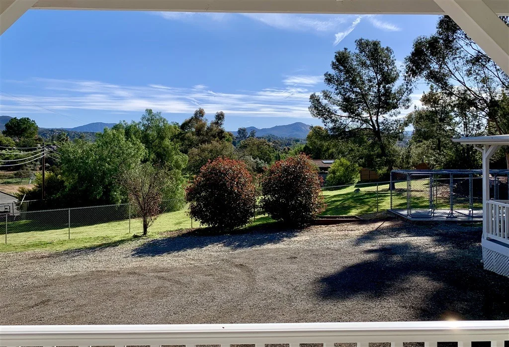 Photo of 1499 S Grade Rd
