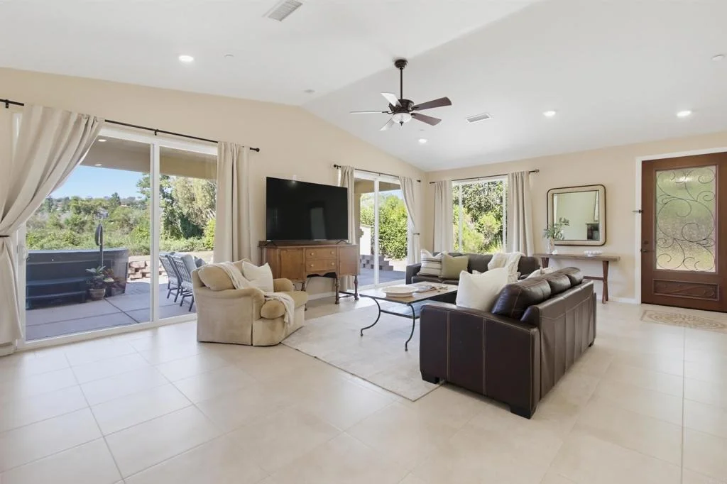 Photo of 4580 El Mirlo