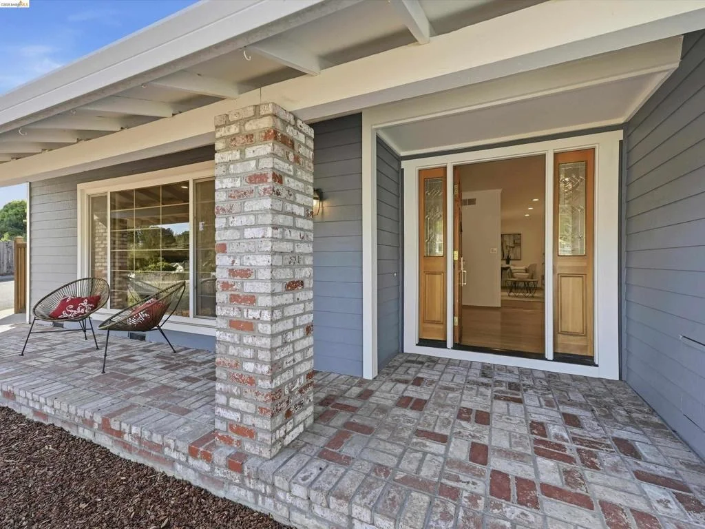 Photo of 255 Knight Dr