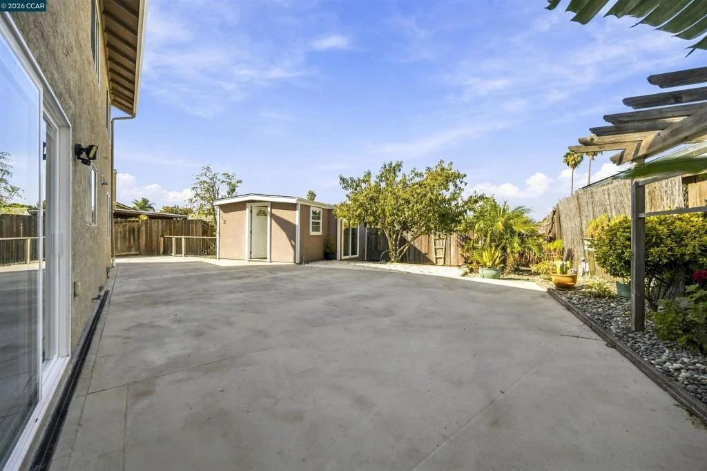 Photo of 120 Serpentine Ct