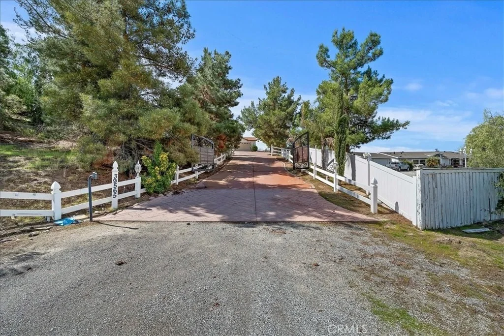 Photo of 39565 Spanish Oaks Drive