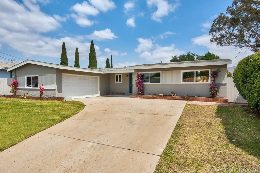 Photo of 633 Ramona Ave