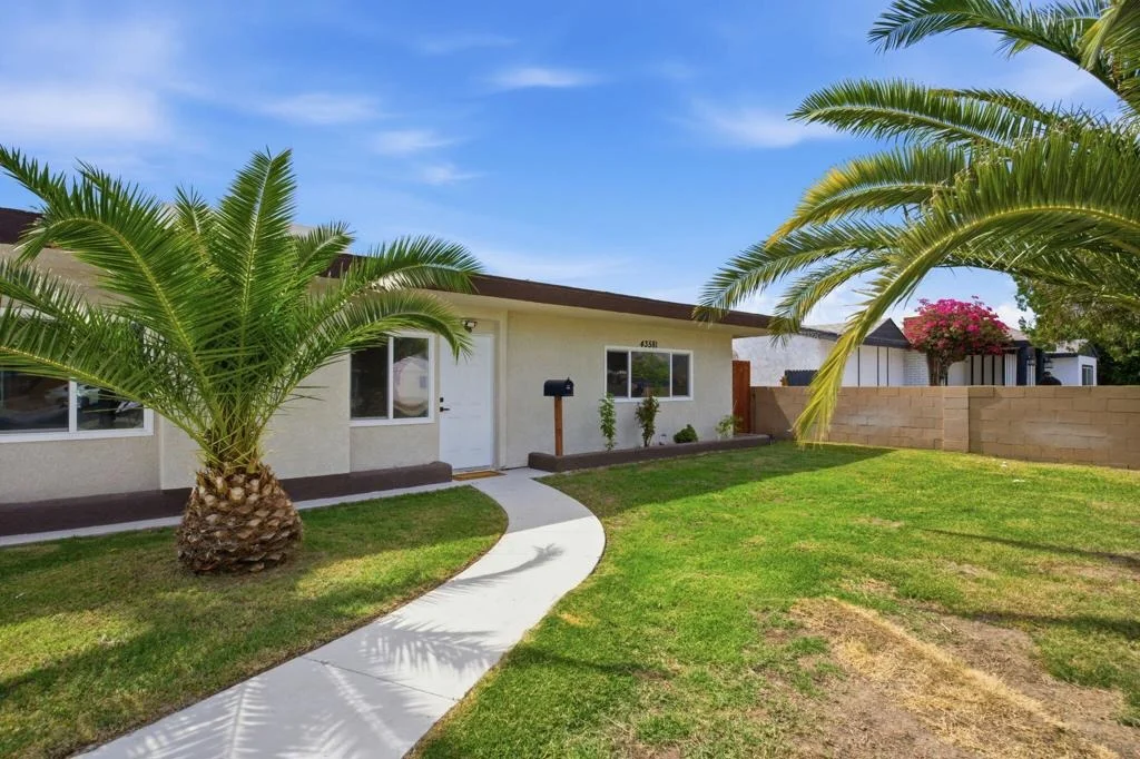 Photo of 43581 Oasis Street