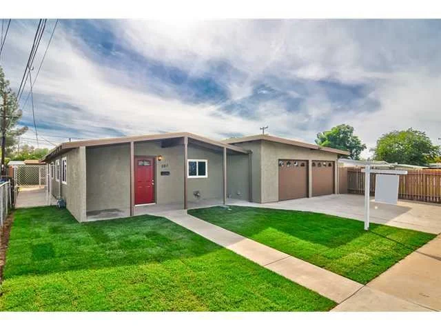 Photo of 561 Tamarisk Way