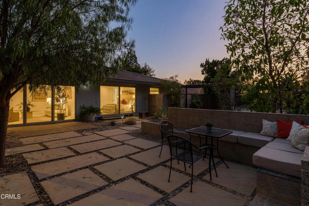 Photo of 1283 Oakglen Avenue