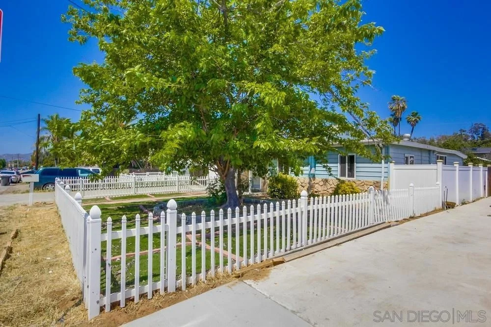 Photo of 8749 Cottonwood Avenue