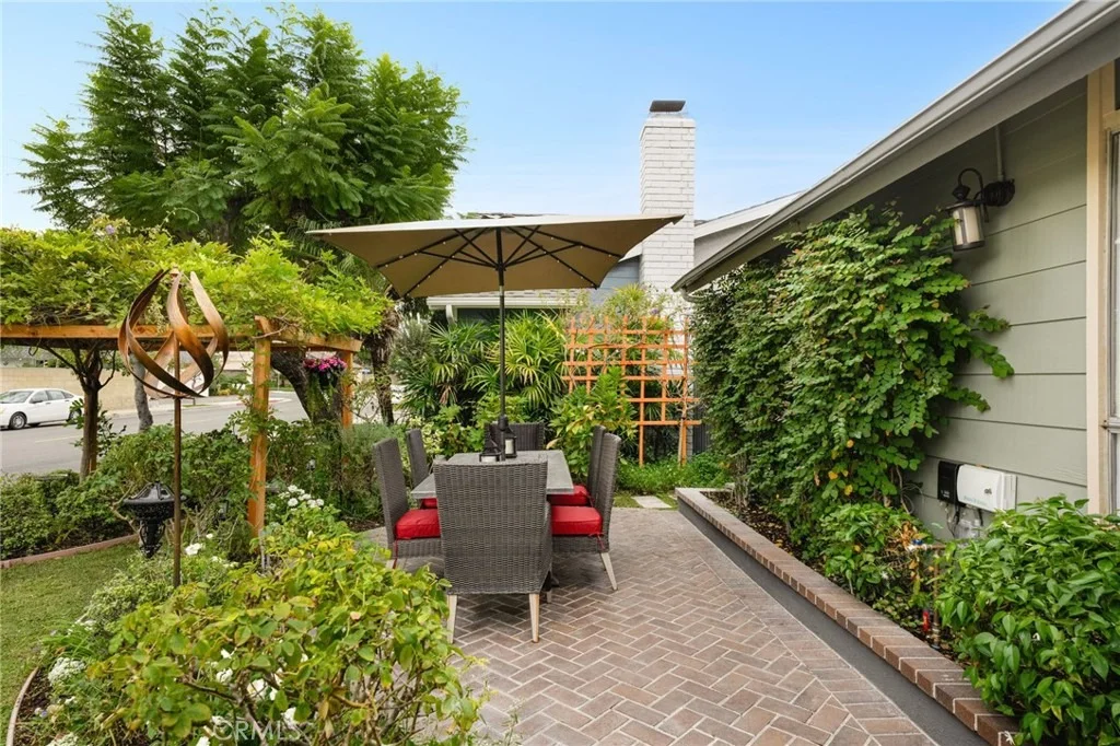 Photo of 9327 Lexington Street