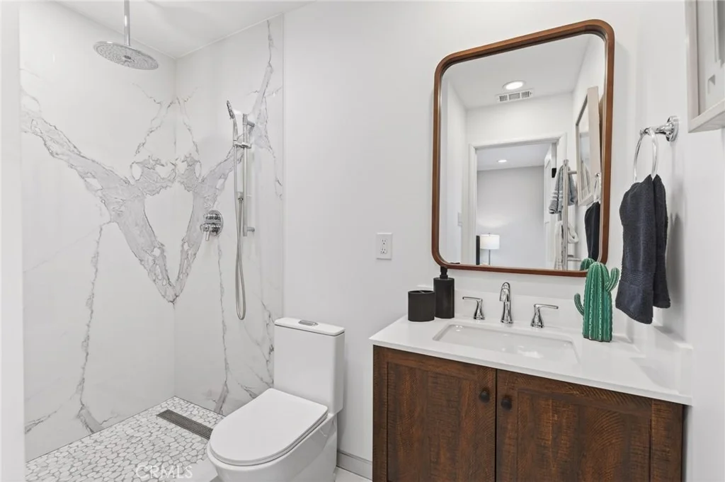 Photo of 4761 Central