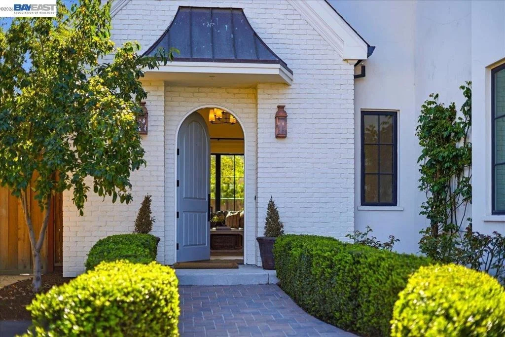 Photo of 3550 Vine St