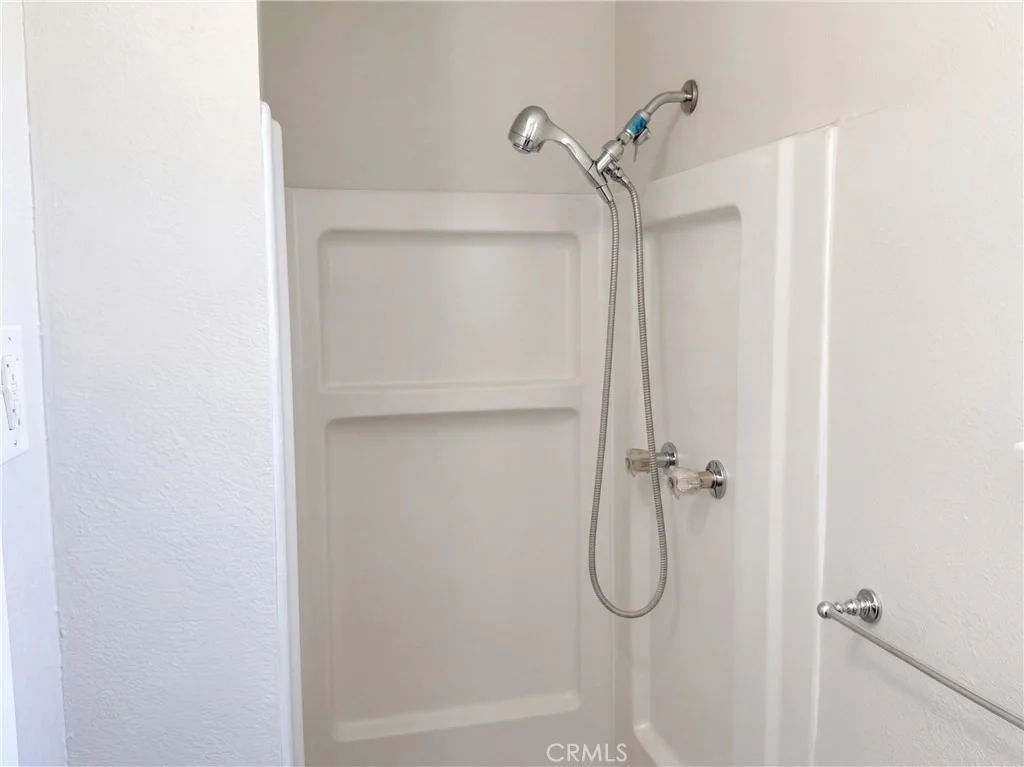 Photo of 695 N Pepper Avenue