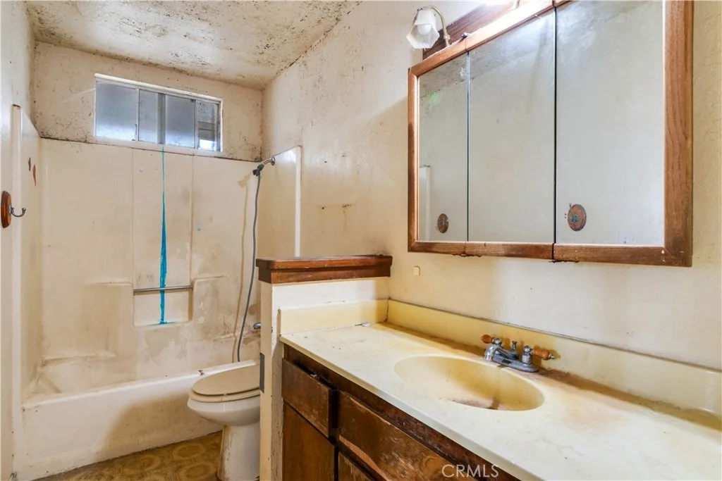 Photo of 1113 Olivine